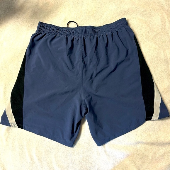 Men’s Under Armour Running Shorts “Run” Decal - Picture 2 of 4
